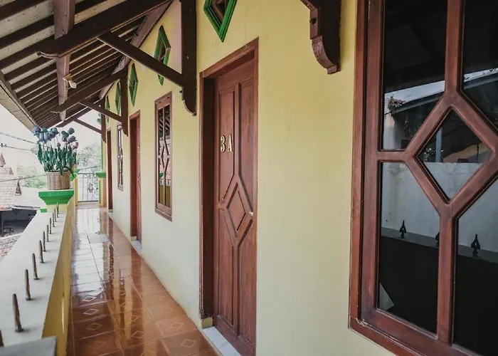 RedDoorz Syariah near Stadion Maulana Yusuf