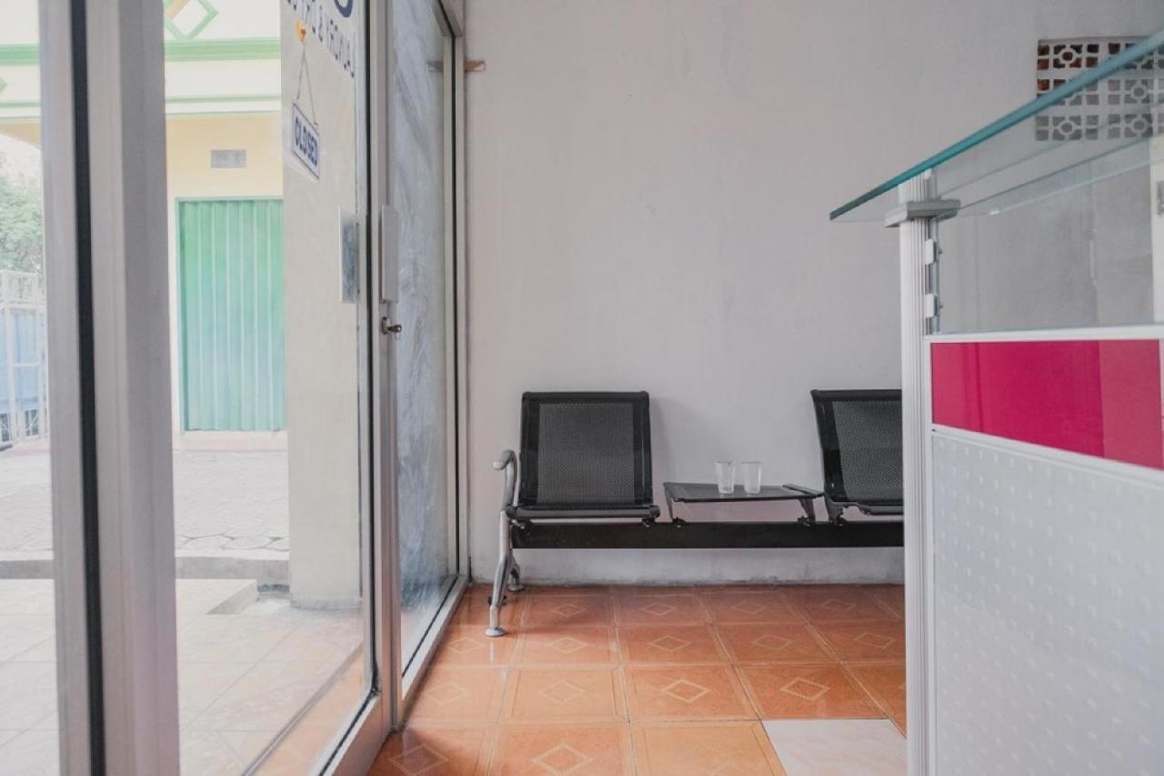 Reddoorz Syariah Near Stadion Maulana Yusuf Wisma tamu